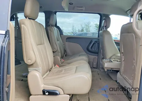 2016 Chrysler Town & Country Touring z USA, uszkodzony, nr VIN 2C4RC1BG9GR297011